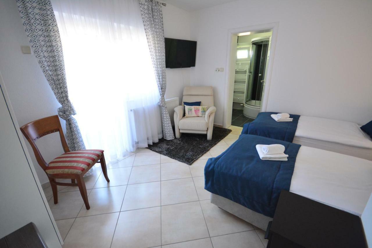 Apartman Viktoria Раковица Екстер'єр фото