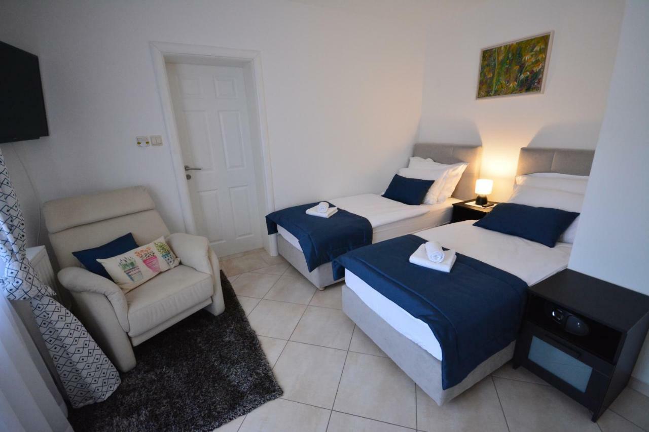 Apartman Viktoria Раковица Екстер'єр фото